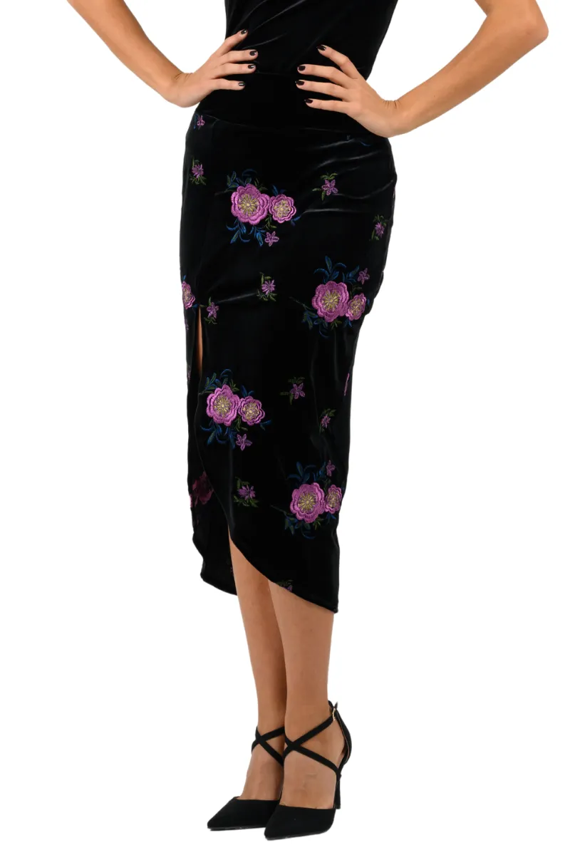 Embroidered Velvet Tango Skirt With Curved Slit