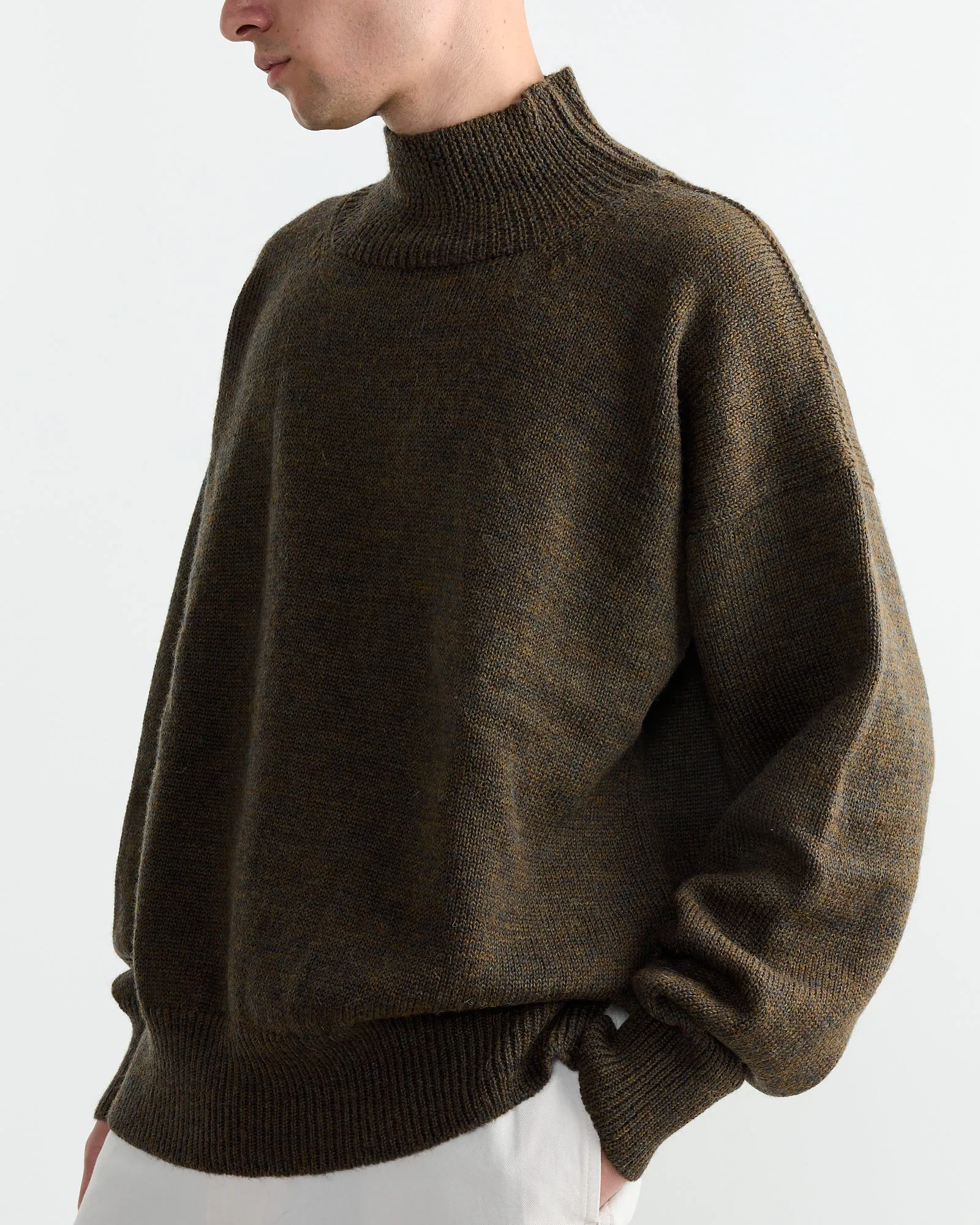 T Shape Roll Neck in Moss