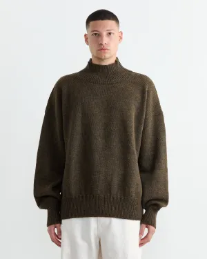 T Shape Roll Neck in Moss