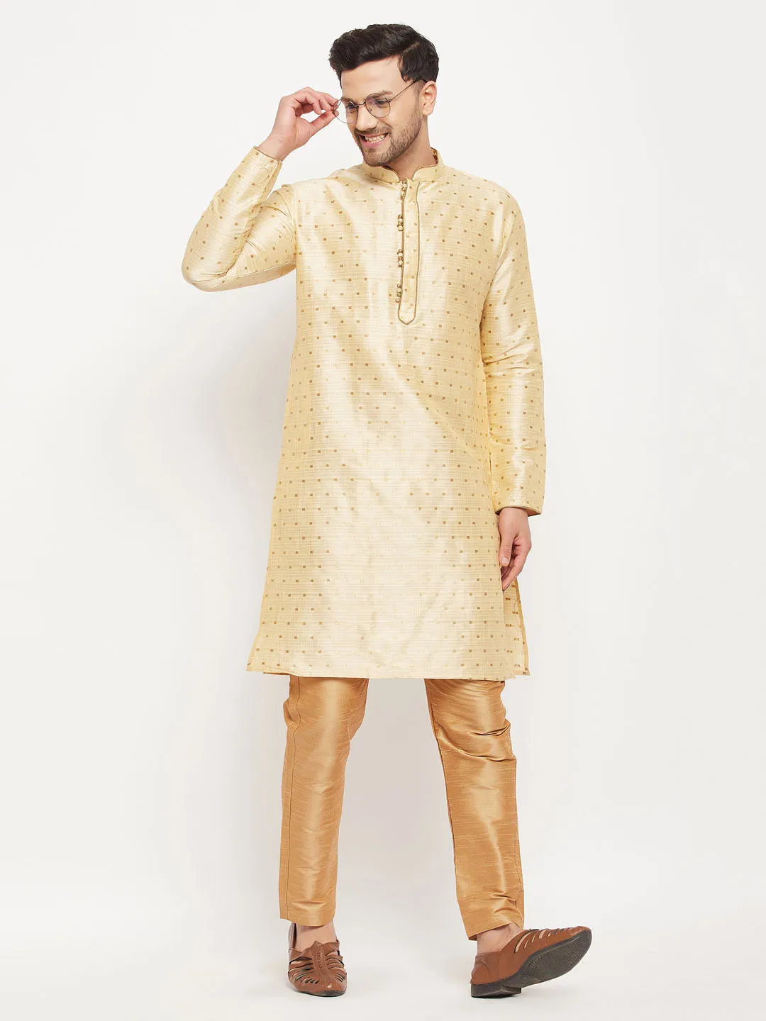 VASTRAMAY Men's Gold Zari Kurta